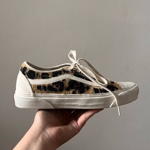 Leopard Vans - Picture 1 of 6